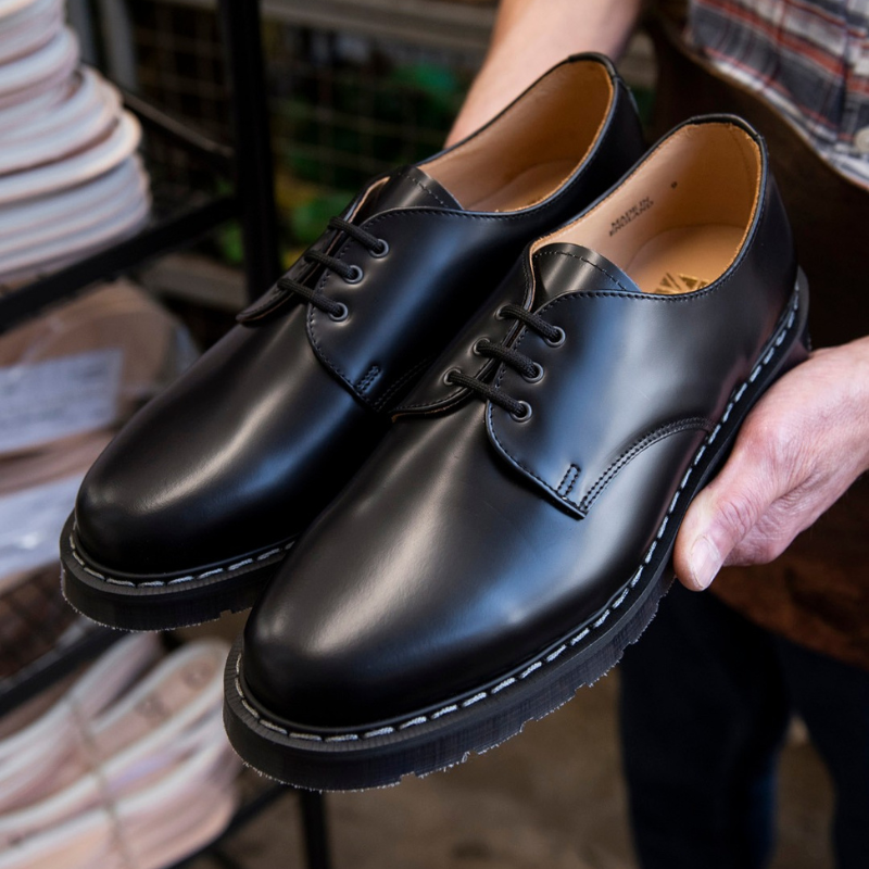 Black Hi-Shine Gibson Shoe
